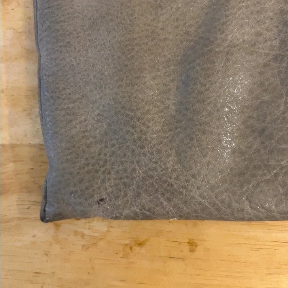 HOBO International Vida 100% Leather Wristlet Clutch.
